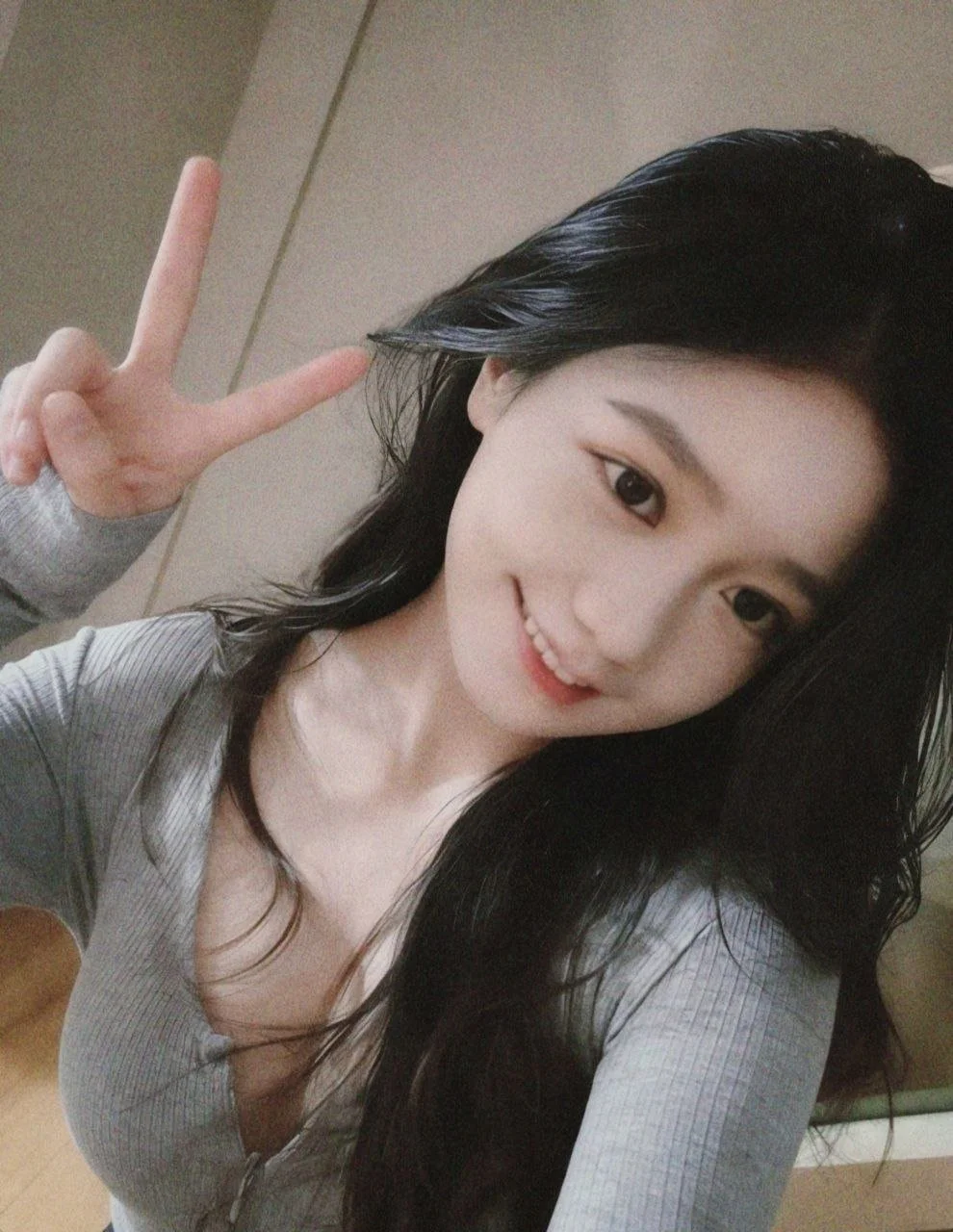 Bro leaked his girlfriend so he can jerk on it image 2