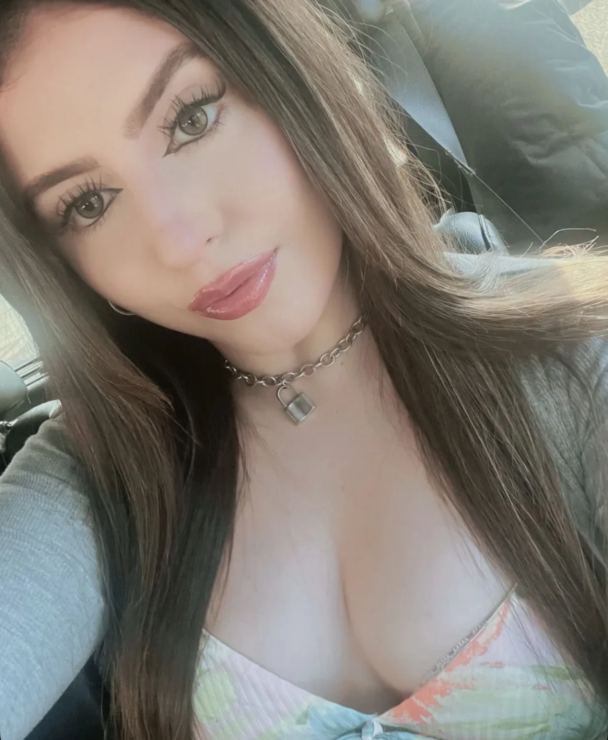 Sexy Latina mami slut showing off her body image 2