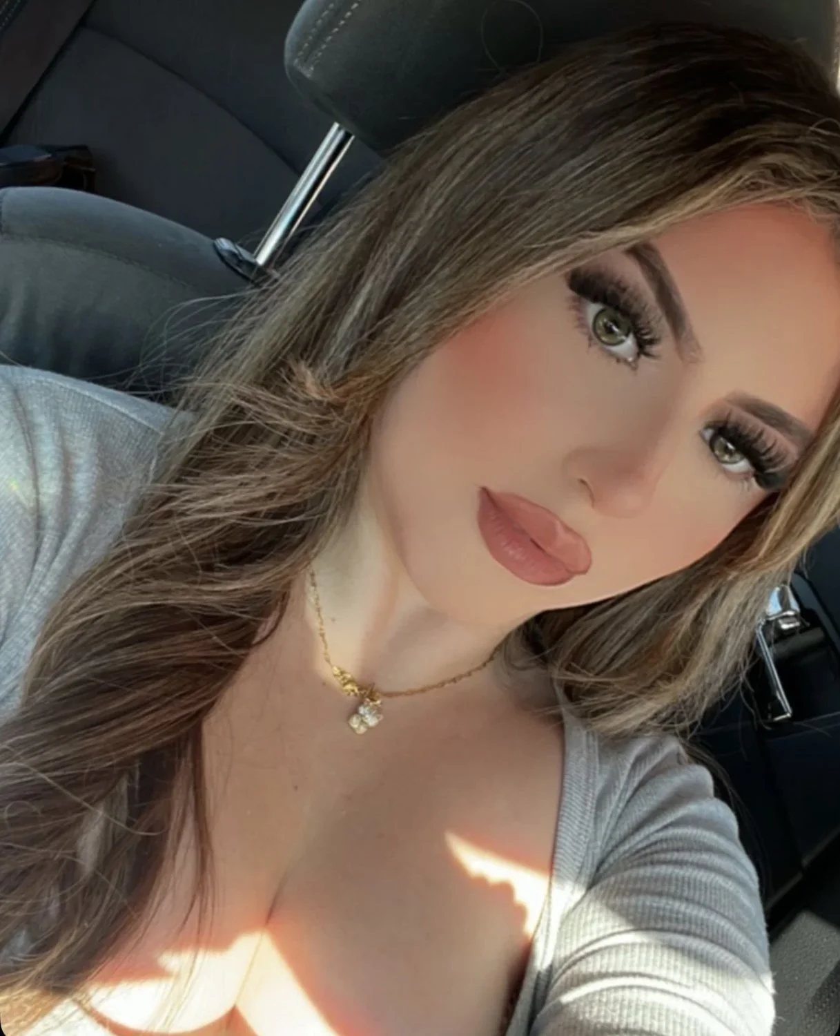 Sexy Latina mami slut showing off her body image 5