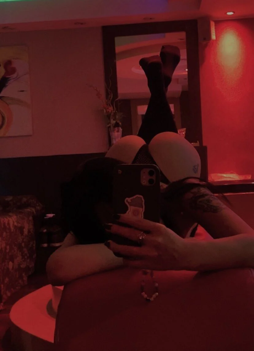 Pendeja Argentina flaca tatuada culona sexy con rica concha deliciosa + plug en su culo image 5