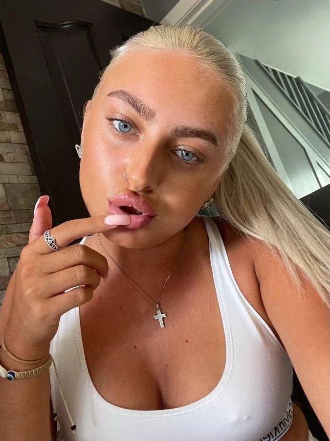 Guernsey chav slut Lilly main image