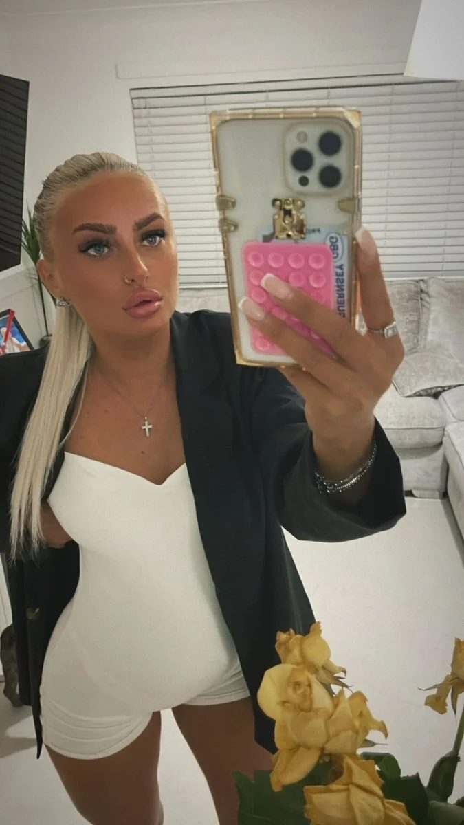 Guernsey chav slut Lilly image 5