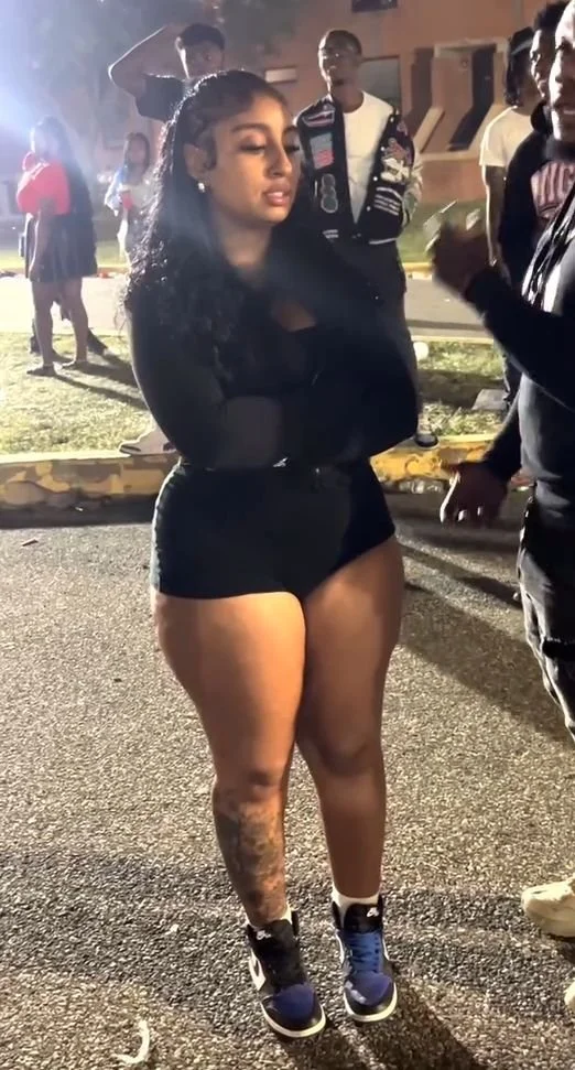 ThickThighsSavesLives 4real #12 WideHips Curvy w/ Attitude image 4