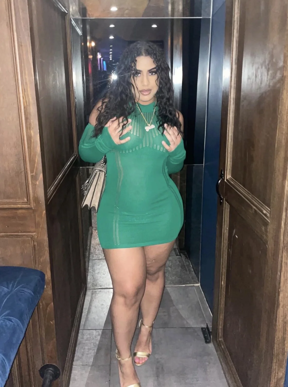 Thick ass amateur Latina main image