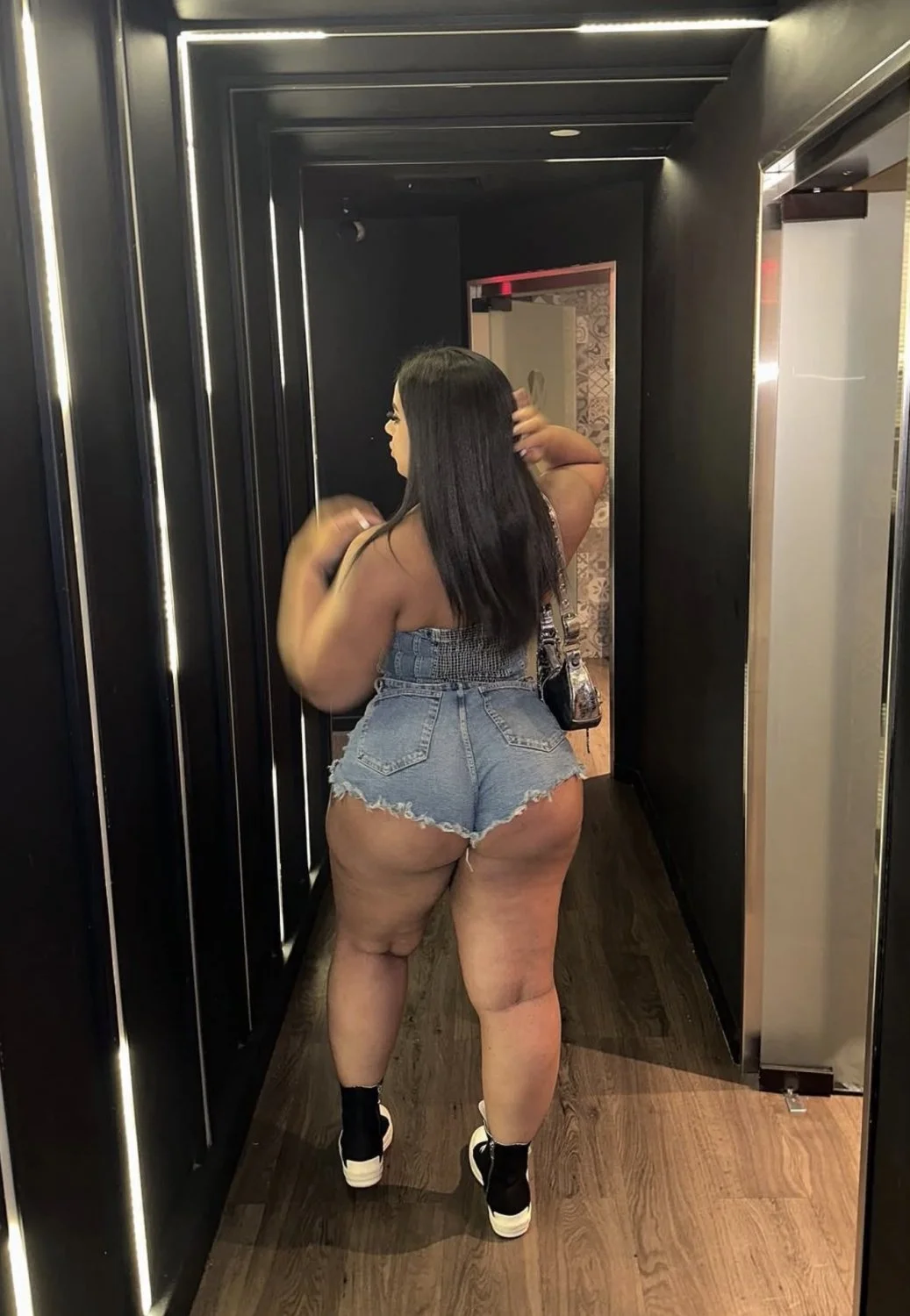 Thick ass amateur Latina image 3