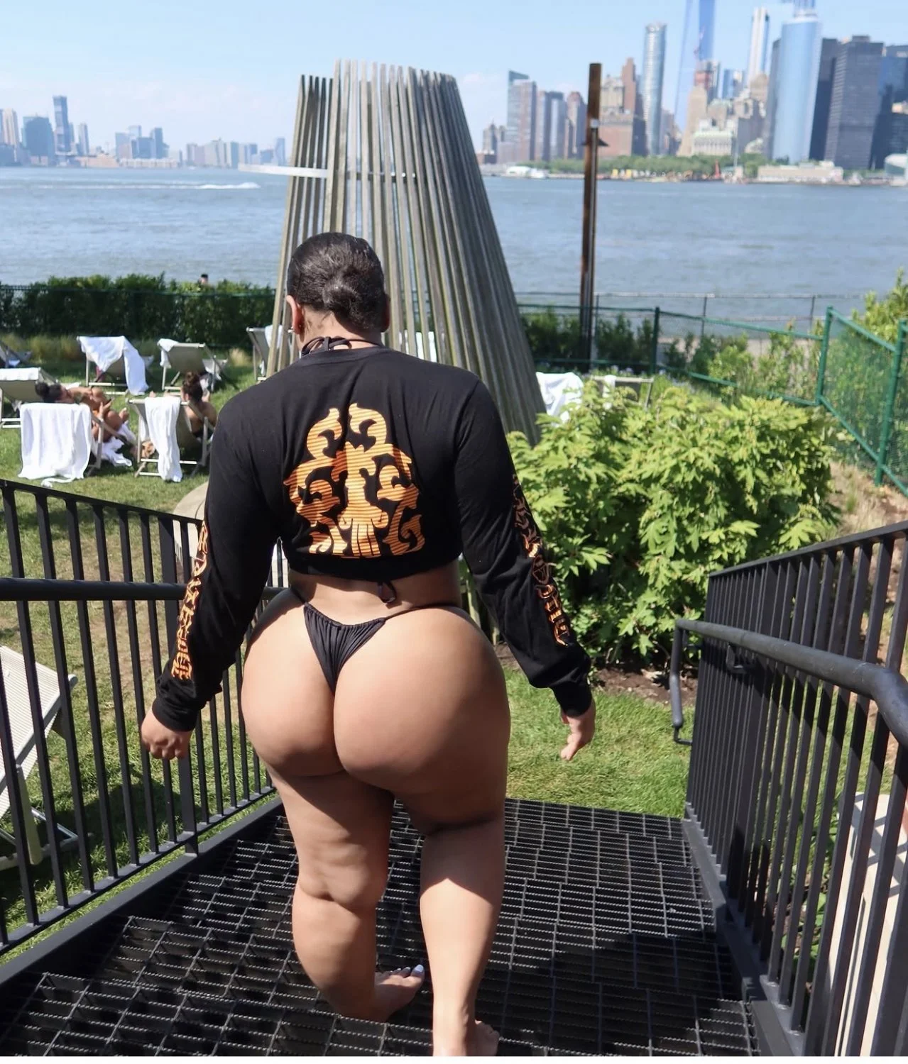 Thick ass amateur Latina image 4