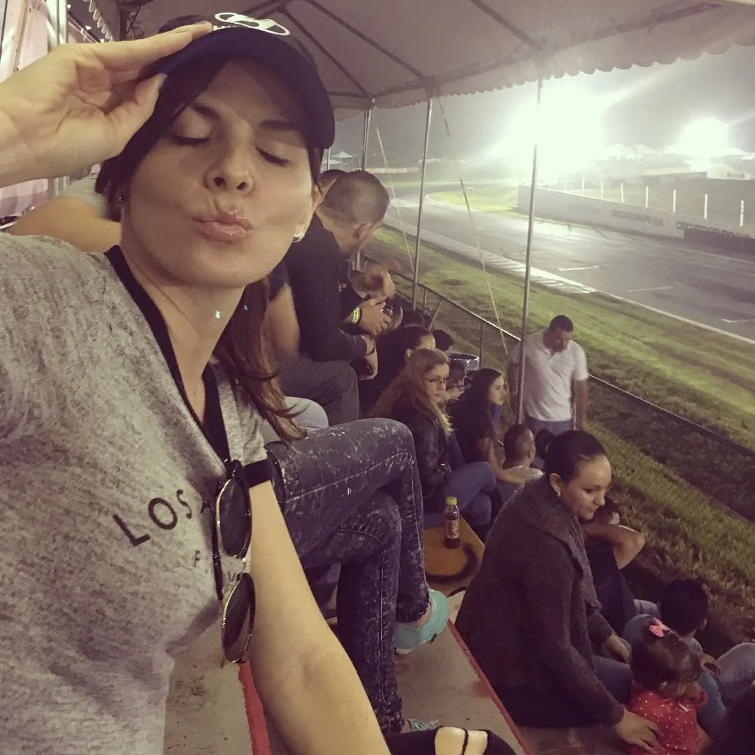 Ale Chavarria hotwife image 26