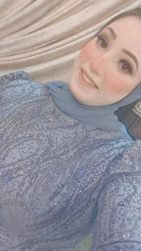 Veiled Arab girl739 image 5