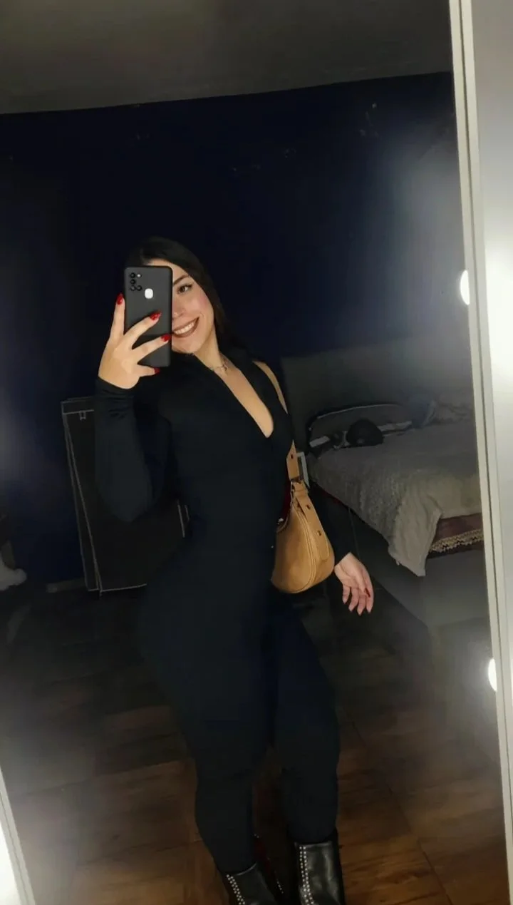 Mia main image