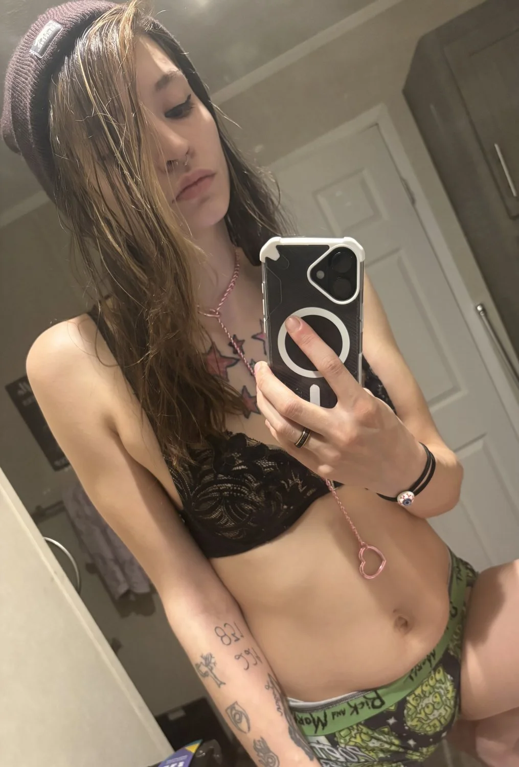 Who would you want me or sky bri? image 2