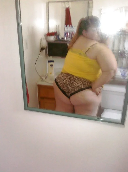 Gordinha virgem mas adora chupar coisas grandes 🔞🔥 image 4