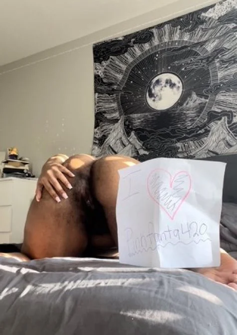 Big booty African and her hairy holes and toes🤤 image 6