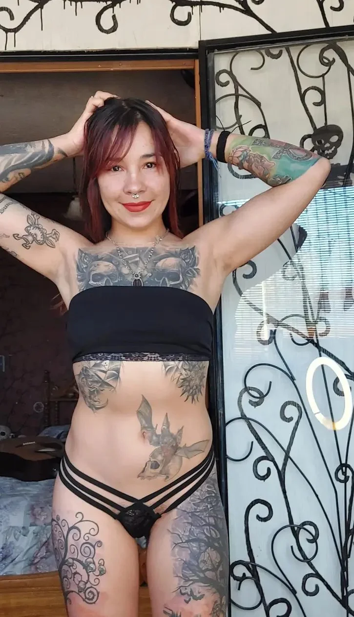 Vampire Lenore Sexy Tatuada image 10
