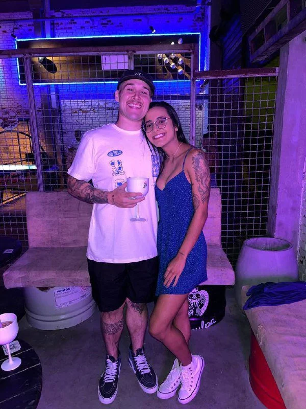 Putinha vazou mostrando os peitinhos bronzeados main image