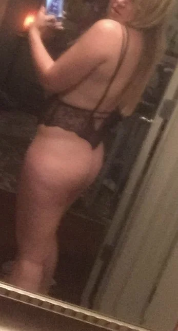 Hot curvy blonde teen Snapchat leaks image 3