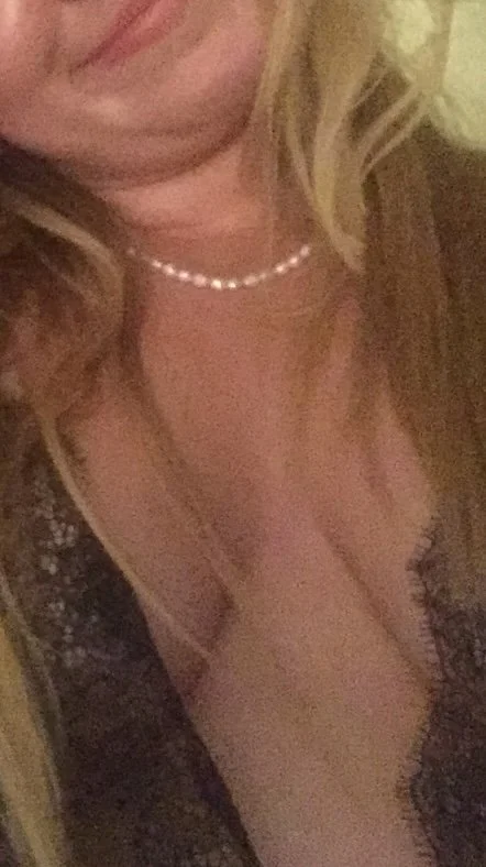Hot curvy blonde teen Snapchat leaks image 7