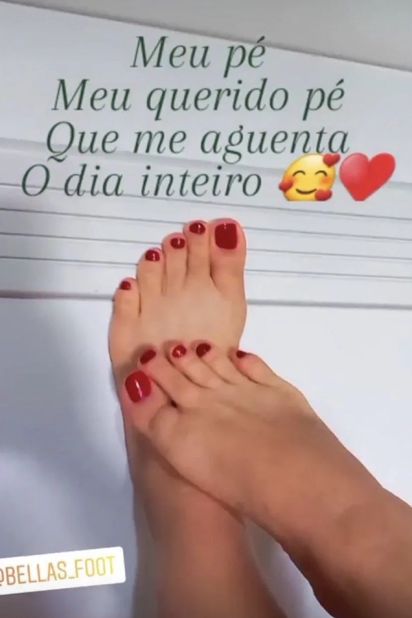 Pezinhos da prima gostosa do Sítio interior image 27