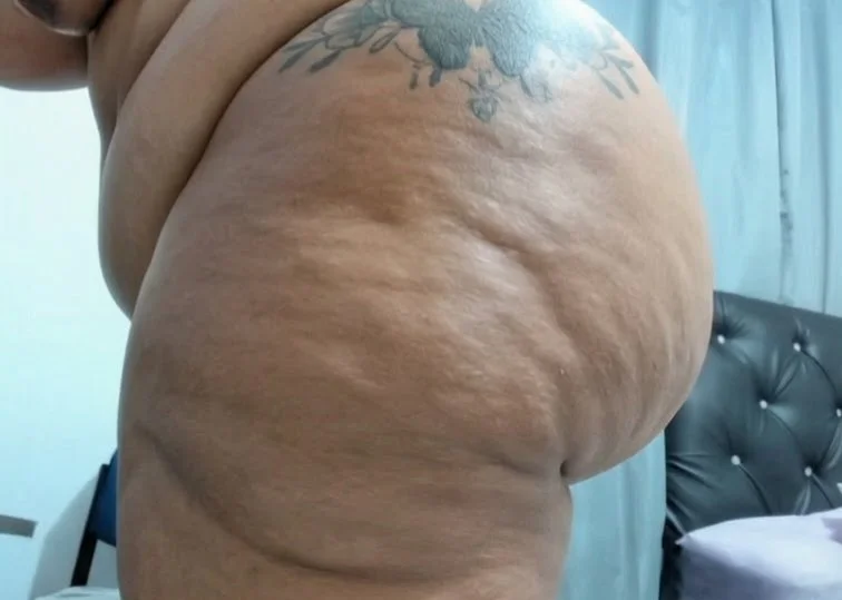 ExtraCurvyButt image 2