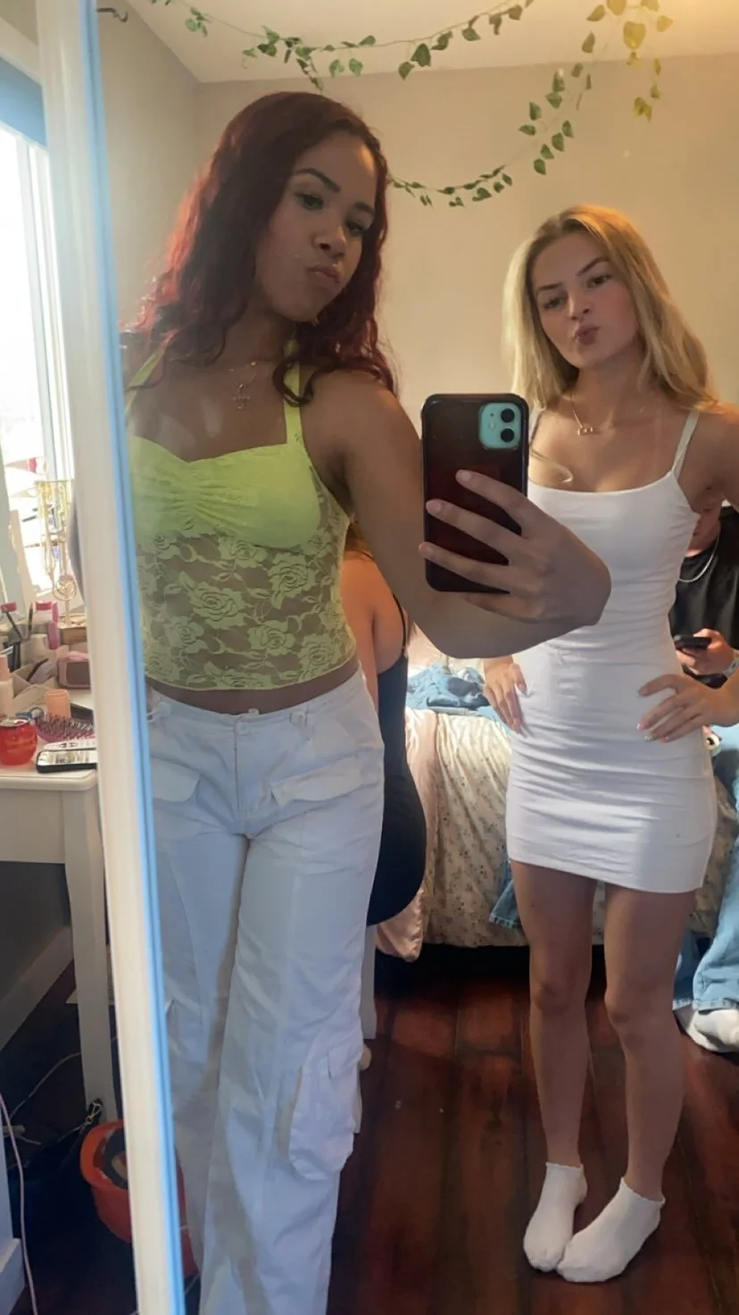 Isabella 20 & Bella 19 image 3
