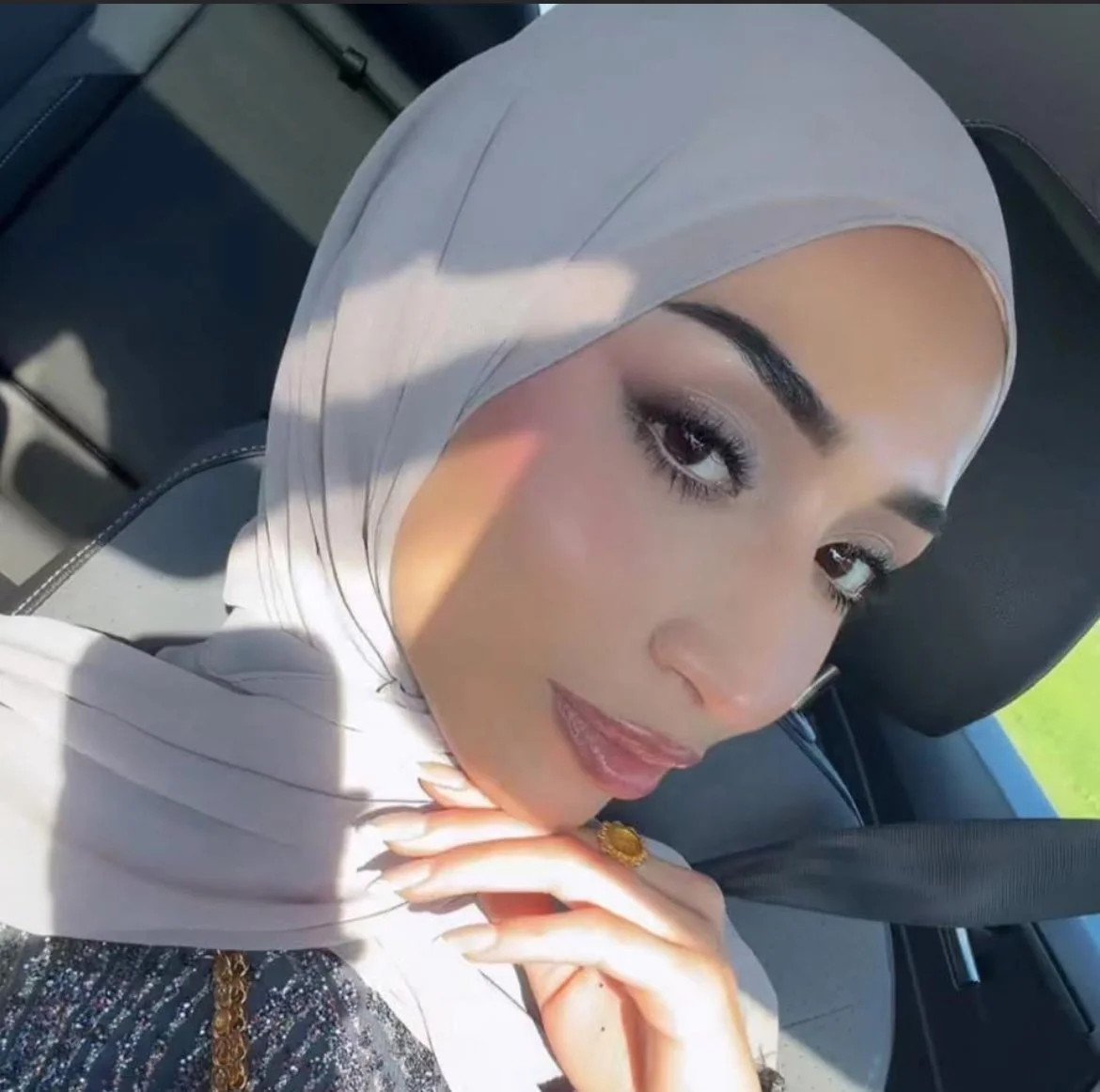 19 yr old Muslim slut shows off her tight smooth pussy image 3