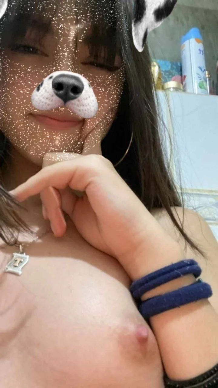 Morra flaca culona sexy rico coño adicta a la leche en su cara facial cum image 2
