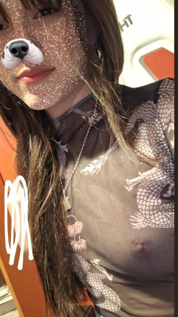 Morra flaca culona sexy rico coño adicta a la leche en su cara facial cum image 3