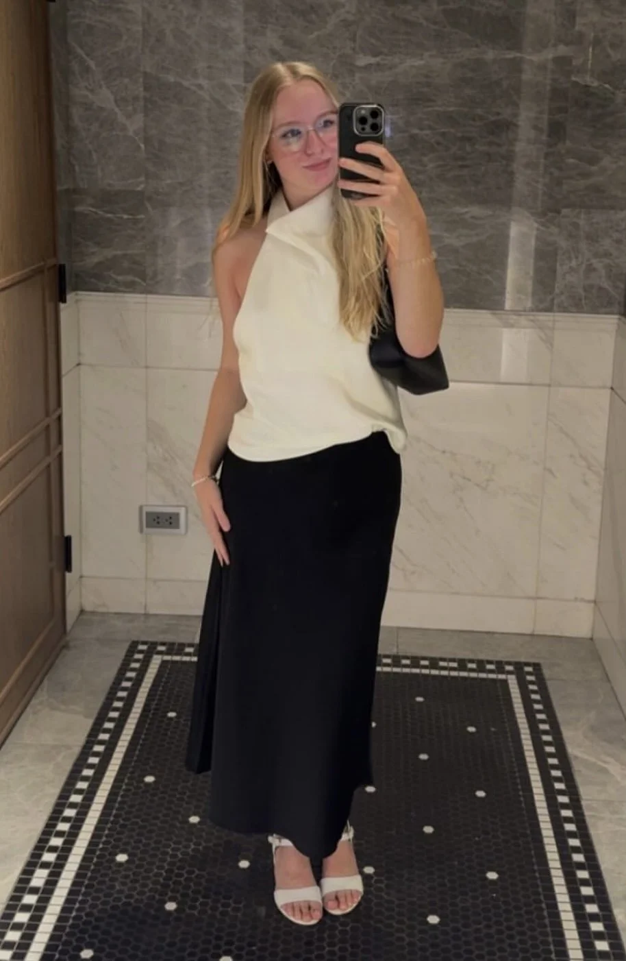 Deutsche Blondine Lara cumface image 5