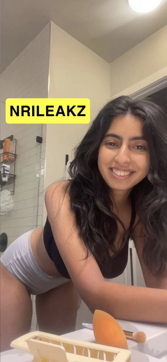 Sexy NRI Desi nudes leaked🤤😍🤤 image 11