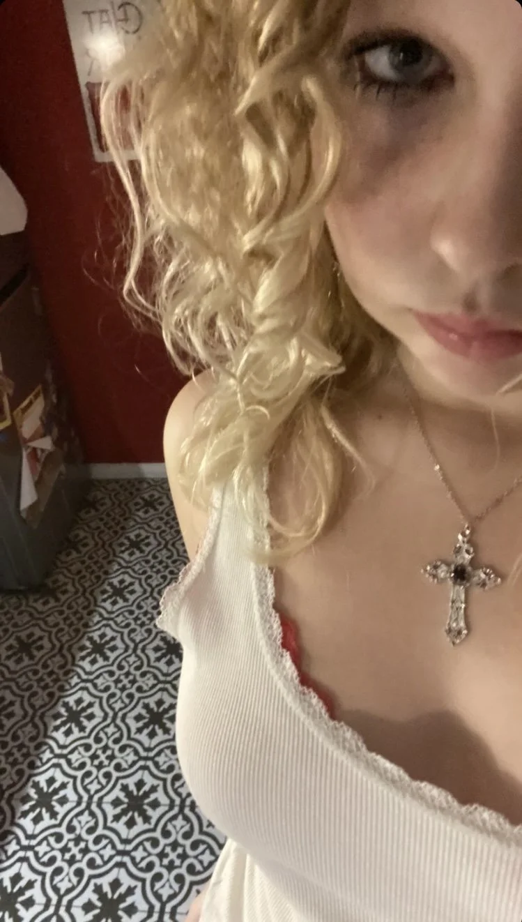 Emilia Briggs from Walthamstow, Uk with perfect body loves to show off IRL image 30