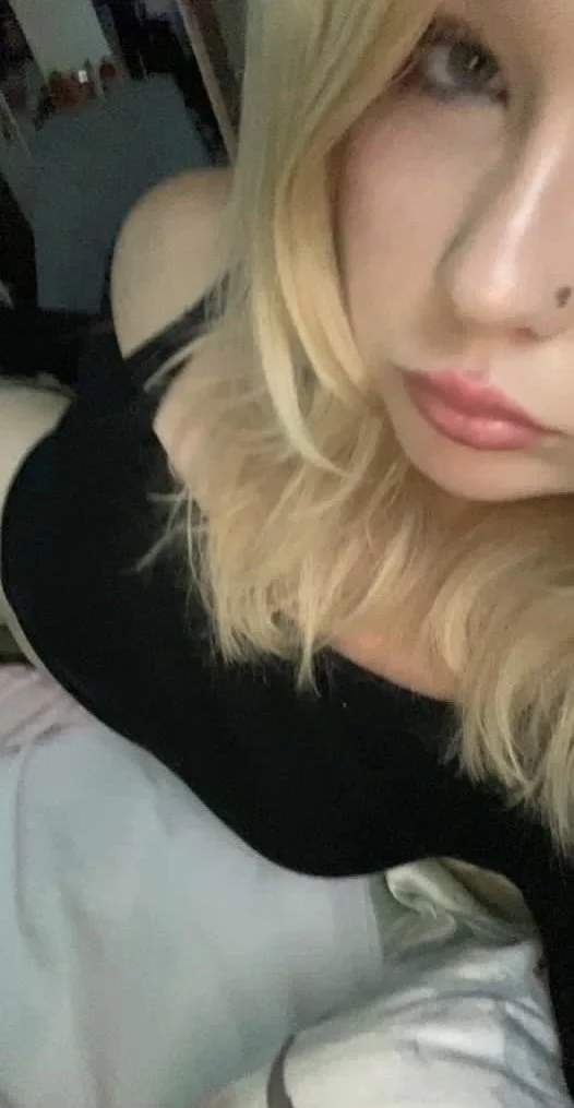 Emilia Briggs from Walthamstow, Uk with perfect body loves to show off IRL image 37