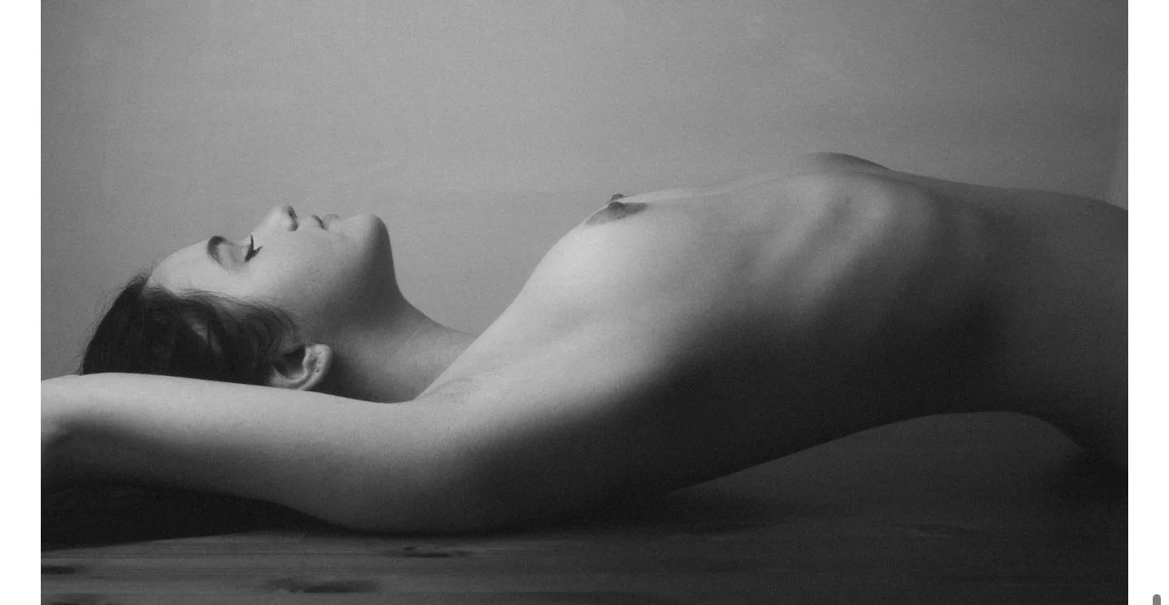 Courtney boudoir image 15