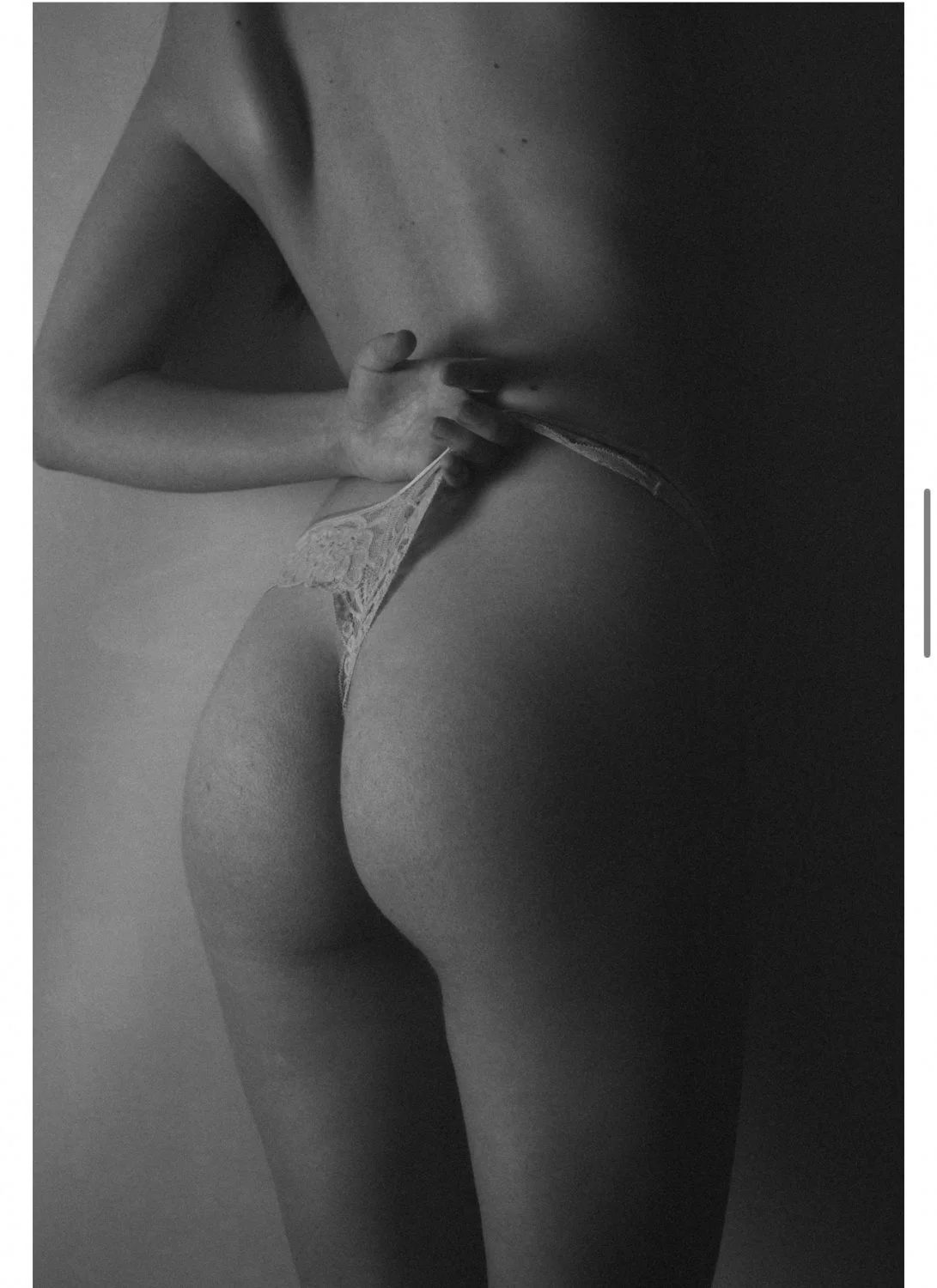 Courtney boudoir image 16