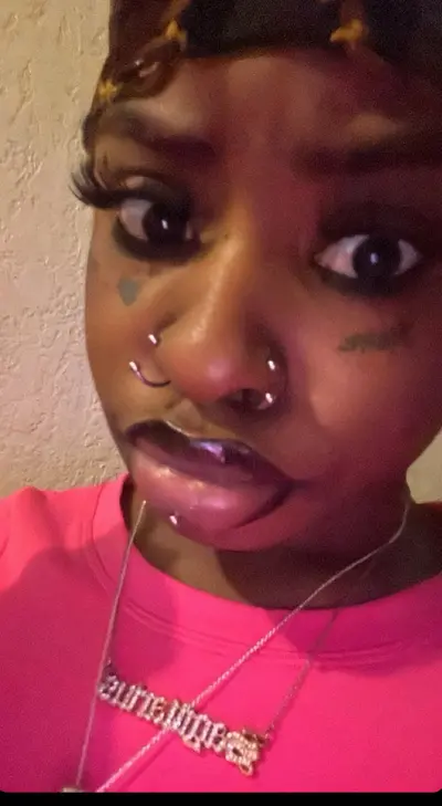 bustitfor_keke can make her pussy fart cover image