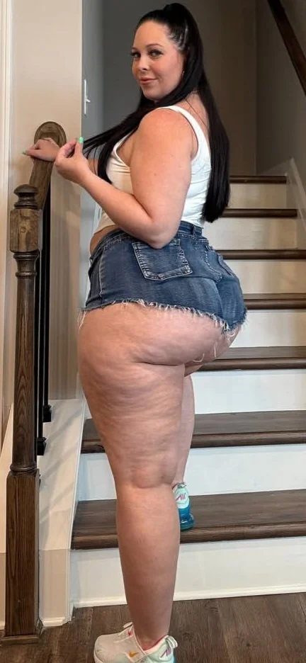 Work in progress update for this bubble butt thick MILF image 2