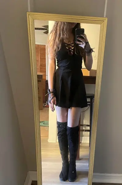 Slutty Jewish 🔯 Sisters. Do you have their nudes? cover image