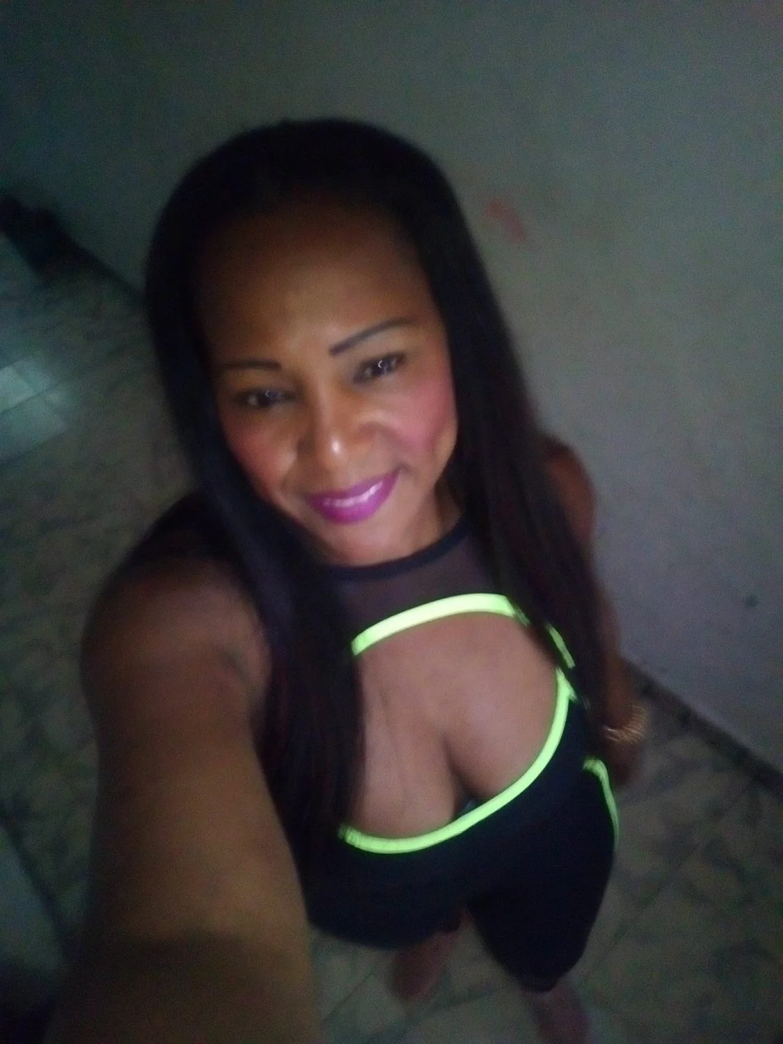 SEXY MORENA NALGONA MILF image 11