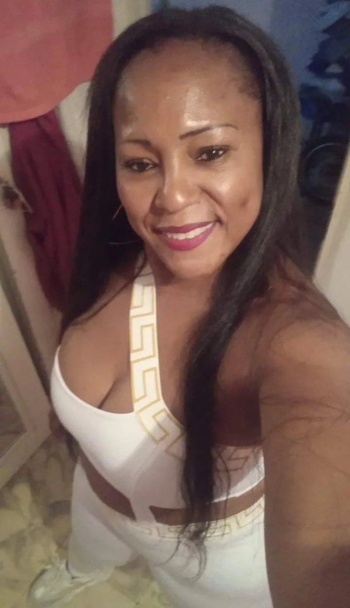 SEXY MORENA NALGONA MILF image 23