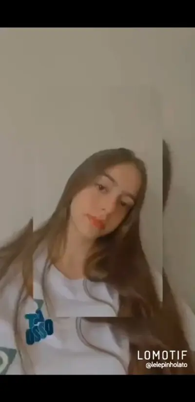 Novinha gostosa dos peitão gostoso caiu na net! puta branquinha safada foi vazada mandando nudes cover image