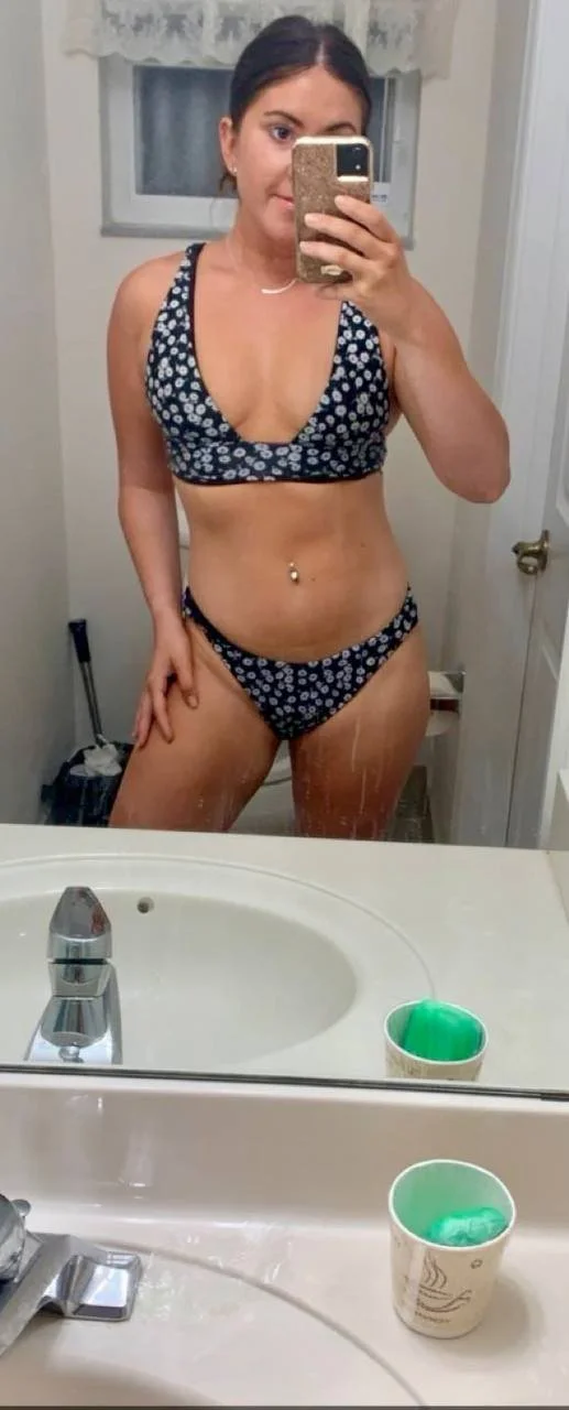 Hot slut Dani Submitted image 3