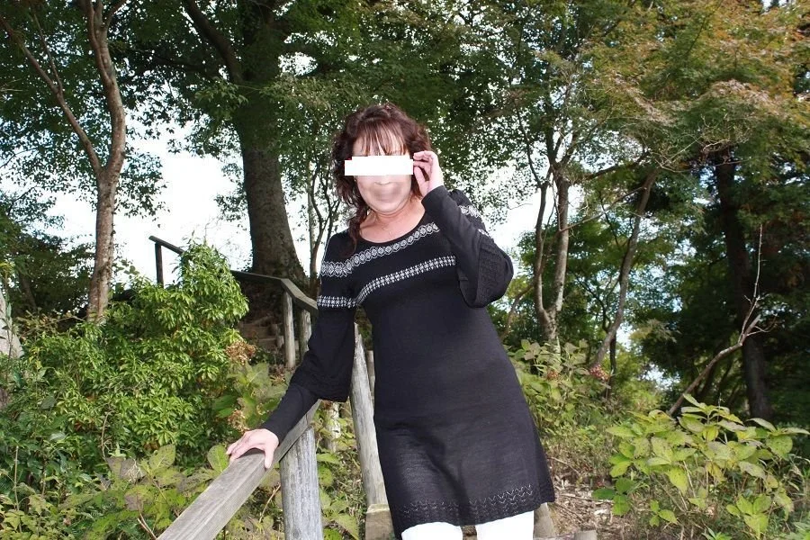 不倫大好き他人妻 image 12