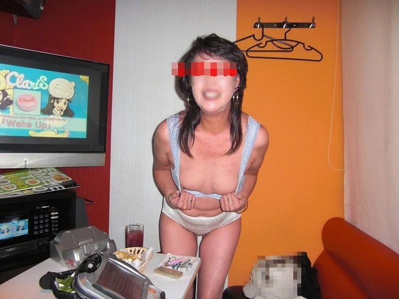 不倫大好き他人妻 image 25