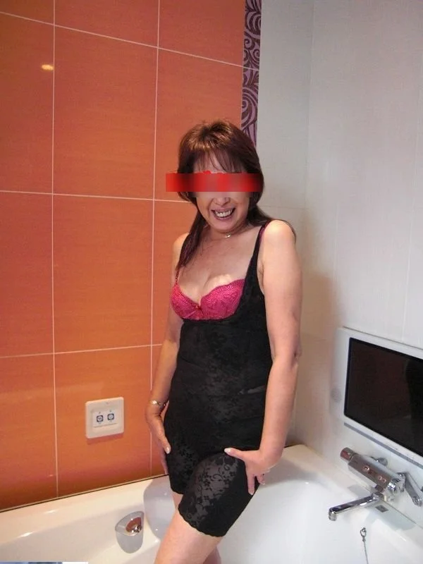 不倫大好き他人妻 image 6