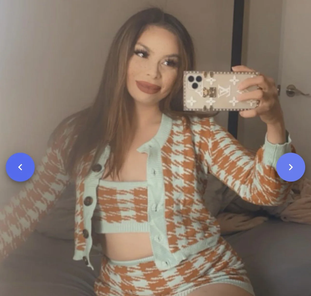 AV Whore image 4