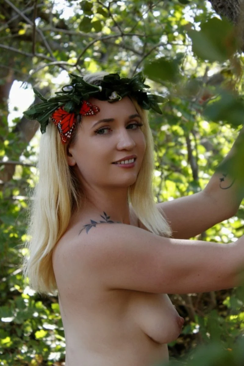 Lala Skye image 32