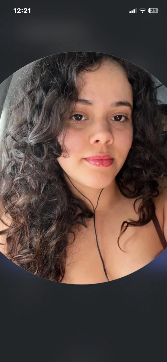 Usou a escova pra gozar muito main image