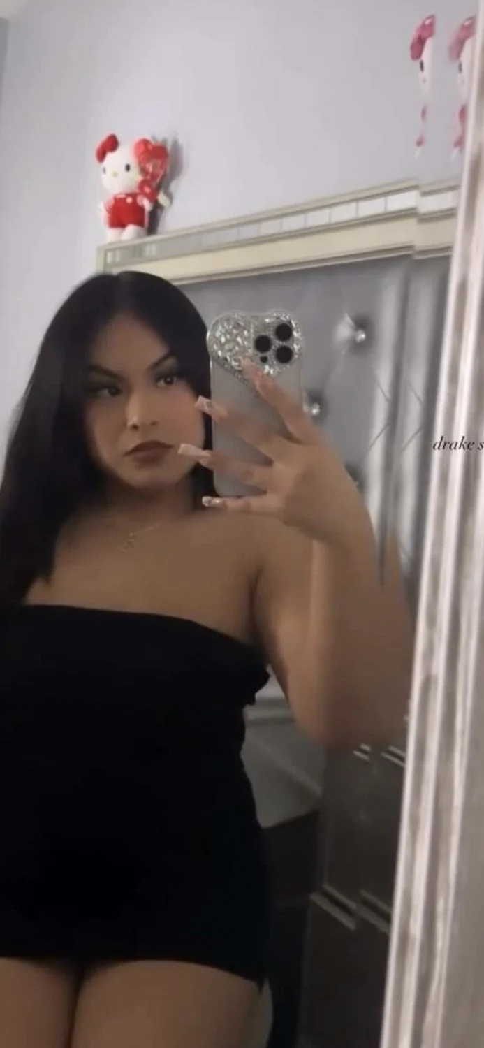 follower sent stank booty latina image 3