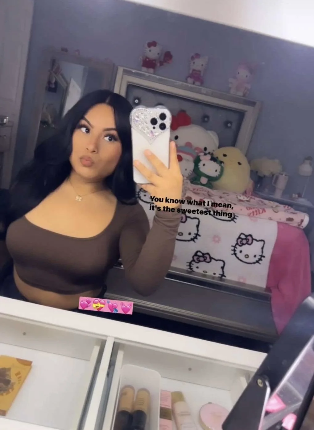 follower sent stank booty latina image 5