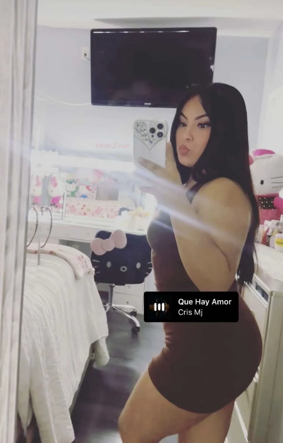 follower sent stank booty latina image 6