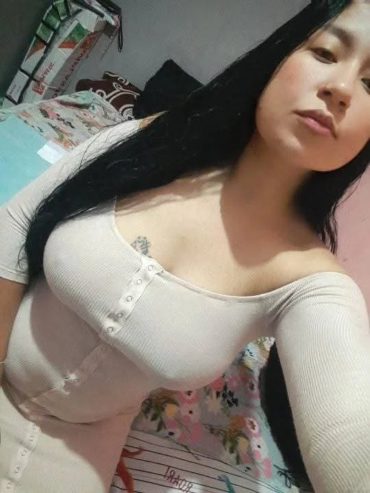 Mari flaquita chichona main image