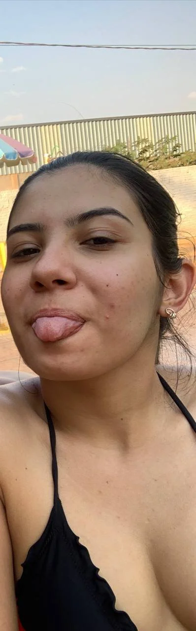 Vadia pagando boquete image 8